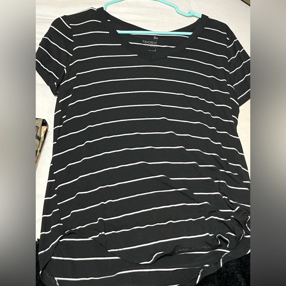 stripped v neck shirt